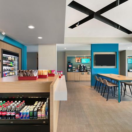Avid Hotel - Staunton By Ihg Exteriör bild