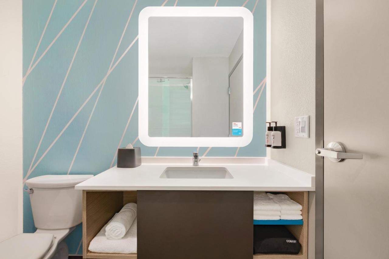 Avid Hotel - Staunton By Ihg Exteriör bild