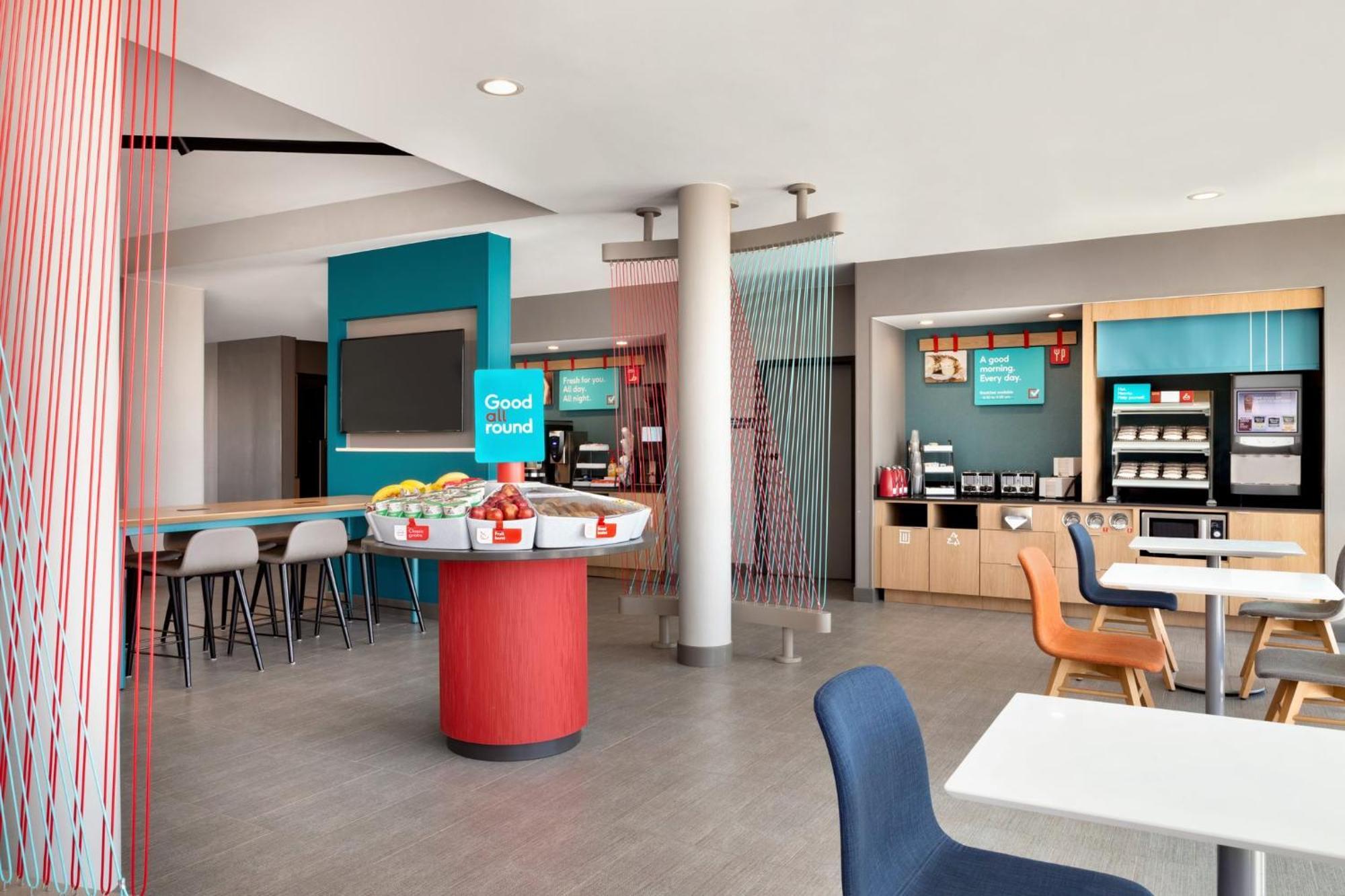 Avid Hotel - Staunton By Ihg Exteriör bild