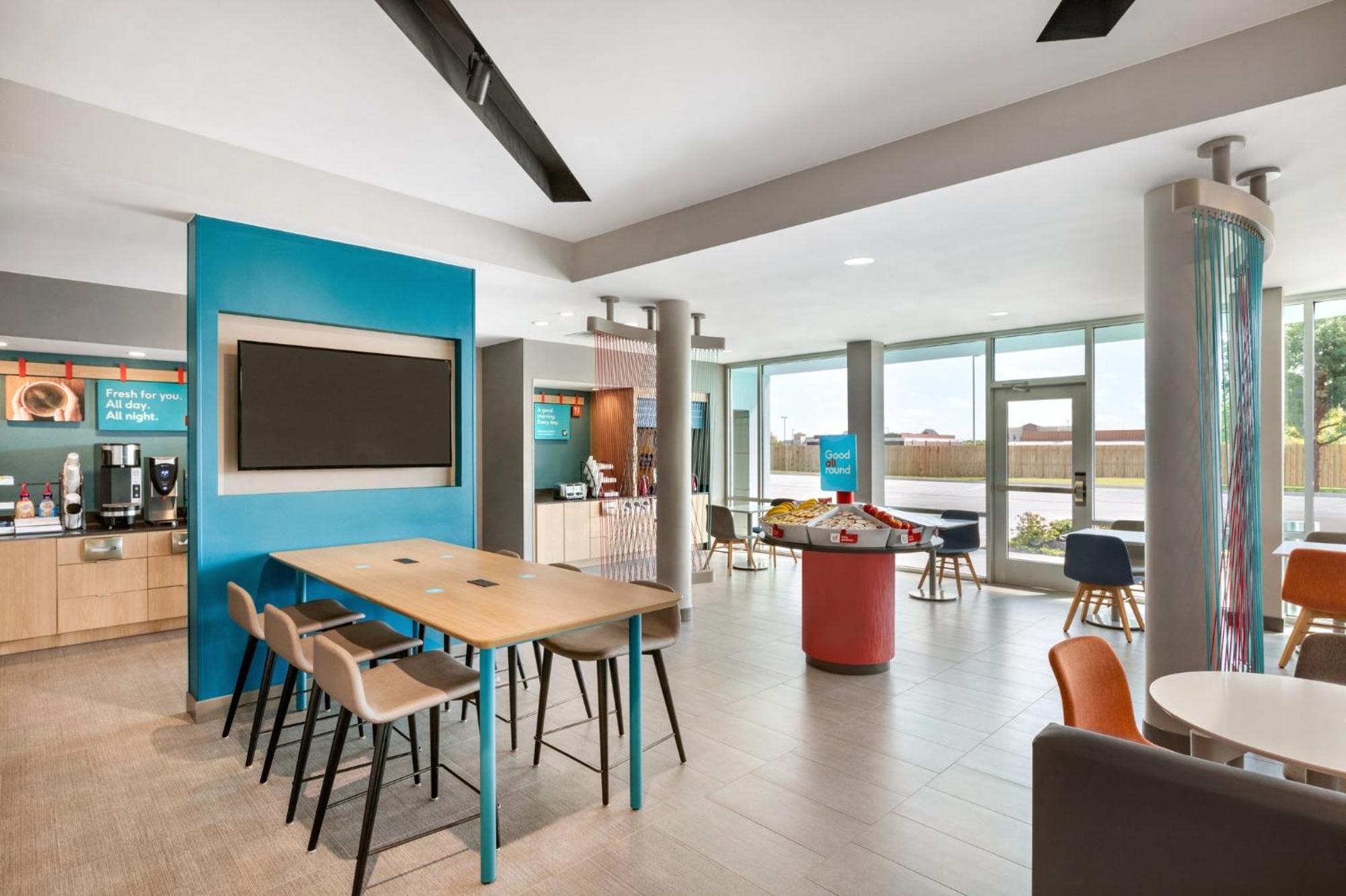 Avid Hotel - Staunton By Ihg Exteriör bild