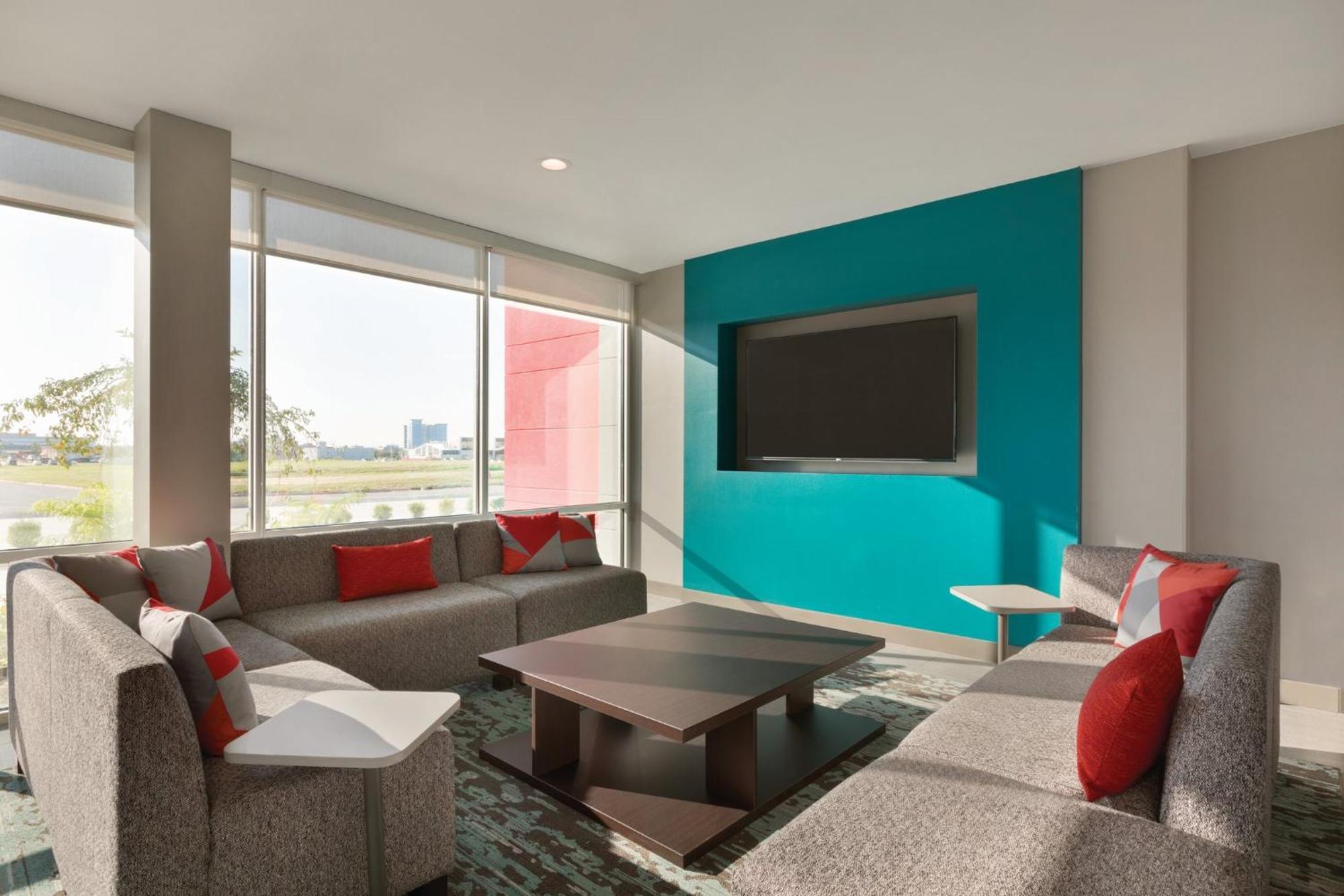 Avid Hotel - Staunton By Ihg Exteriör bild